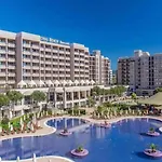 Reina Barcelo Apartment
