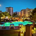 Reina Barcelo Apartment *