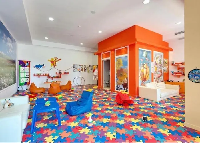 Reina Barcelo * Σάνι Μπιτς