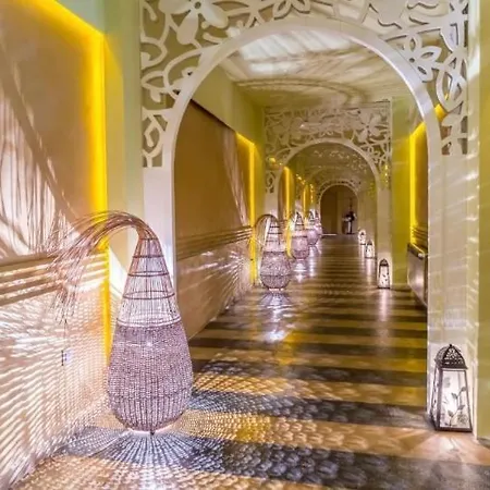 Reina Barcelo Апартамент *