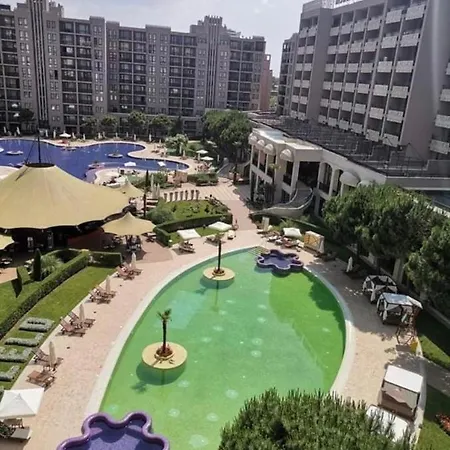 Reina Barcelo Apartment *