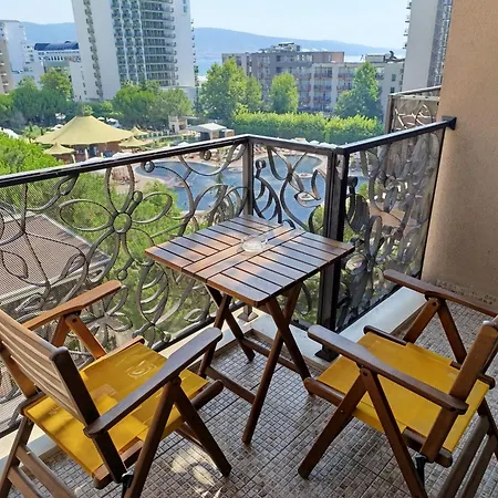 Апартамент Reina Barcelo