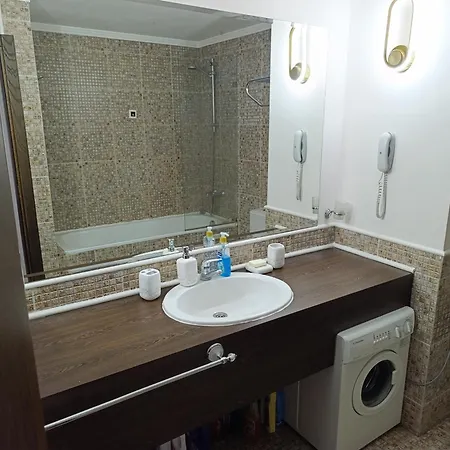 Reina Barcelo Апартамент *